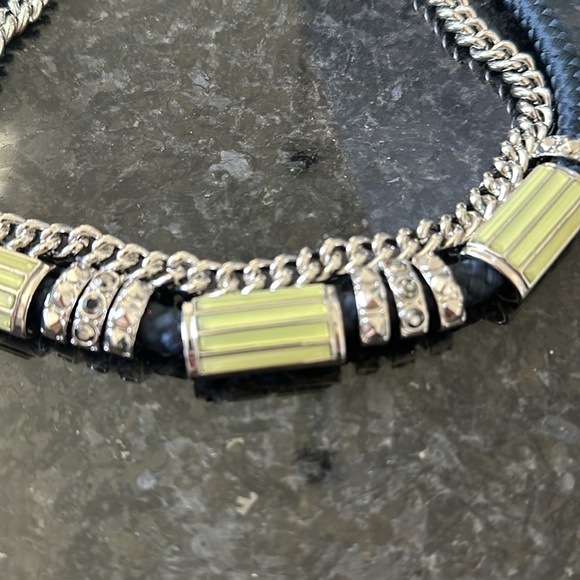 Rope and chain necklace with enamel and metal details - Picture 2 of 4